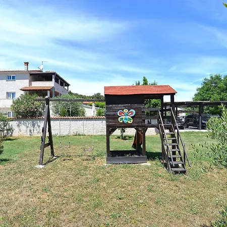 Mit Privatpool Fuer 8 Personen Ca 180 Qm In Pula, Istrien Istrische Riviera *