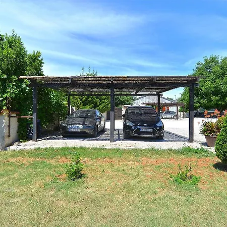 Holiday home Mit Privatpool Fuer 8 Personen Ca 180 Qm In Pula, Istrien Istrische Riviera Pula